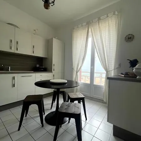 Διαμέρισμα Vue Mer, 2 Et 2 Sdb.